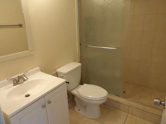 Building Photo - 623 Sea Pine Way