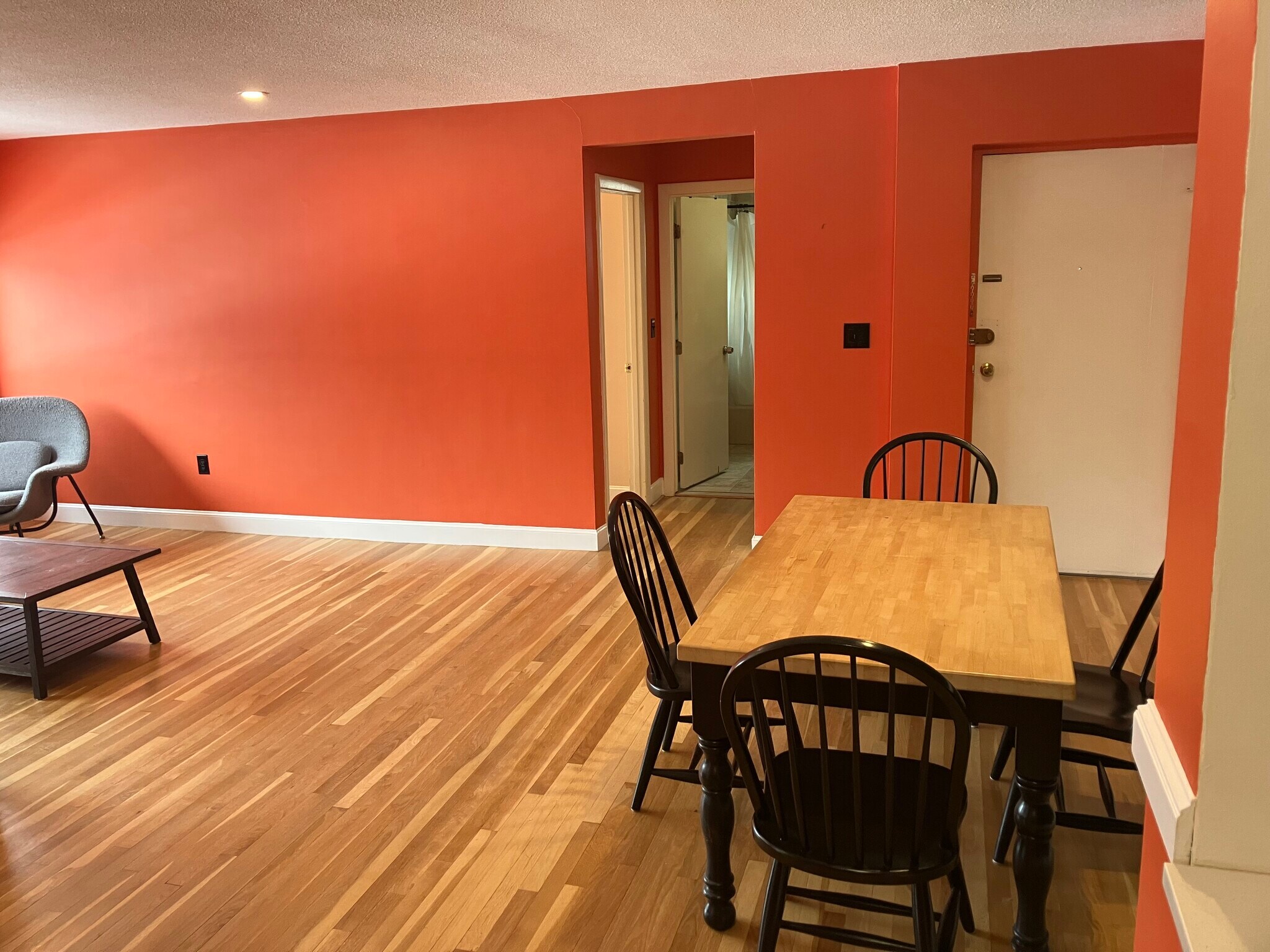 Building Photo - 505 Centre St