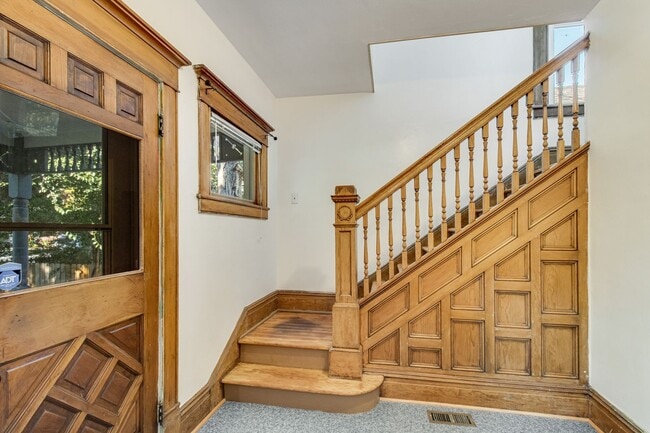 Building Photo - 510 S 14th St