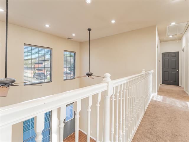 Building Photo - 210 Sendero Dr