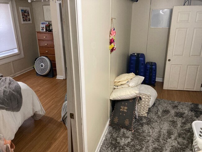 Building Photo - 2937 N Frederick Ave