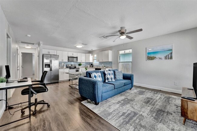 Building Photo - 2851 Emerson Ave S