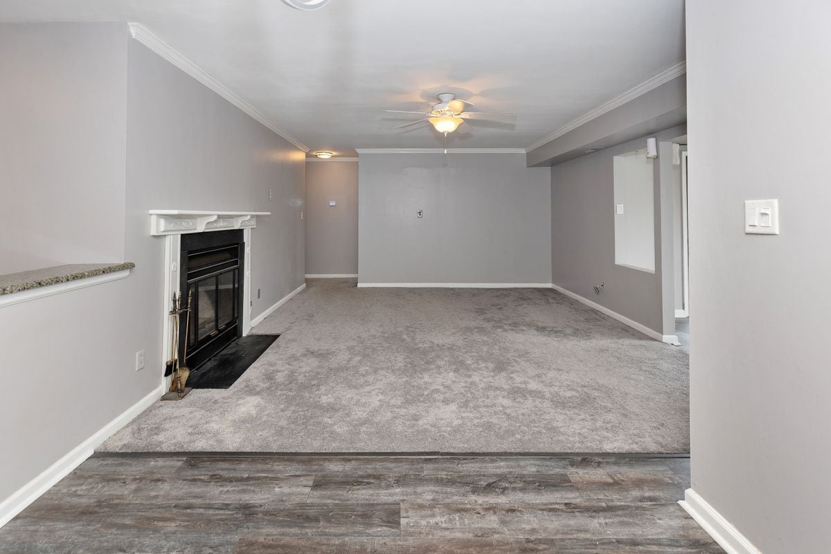 Building Photo - 10-B SUMAC CT