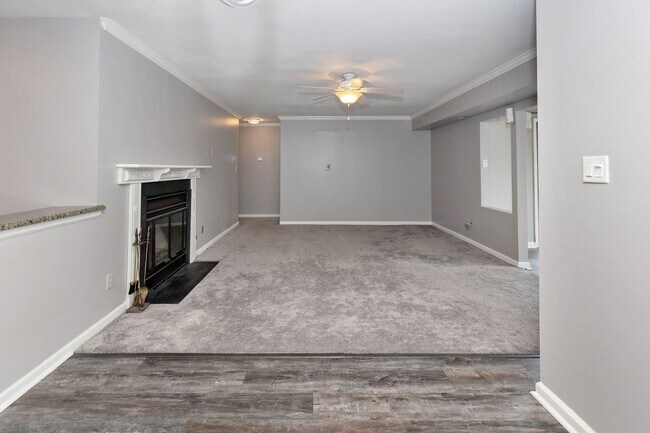 Building Photo - 10-B SUMAC CT