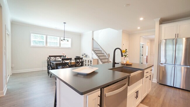 Building Photo - 329 Sparrow Rdg Dr
