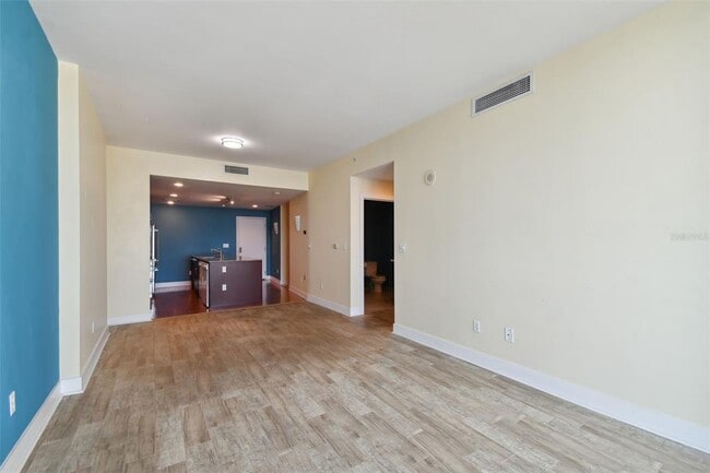 Building Photo - 1208 E Kennedy Blvd