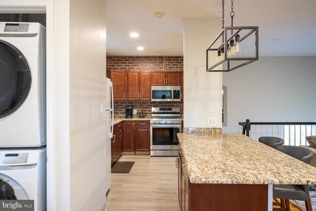 Building Photo - 3626 Gunston Rd