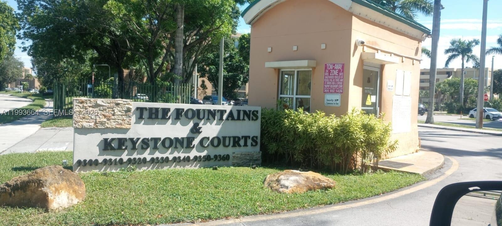 Building Photo - 9360 Fontainebleau Blvd