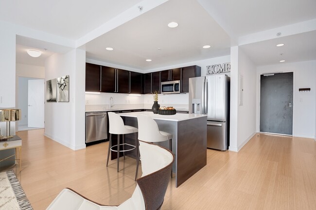 Building Photo - 1160 Mission St