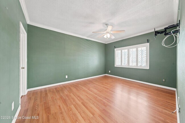 Building Photo - 905 N Harbor City Blvd