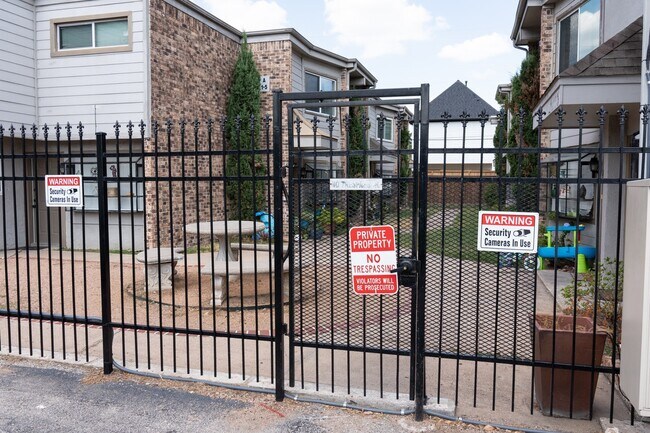 Building Photo - 1518 Wirt Rd