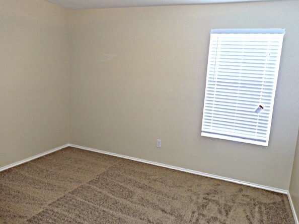 Building Photo - 4916 Water Ridge Ln
