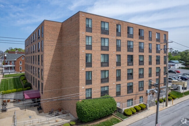 Building Photo - Trinity House