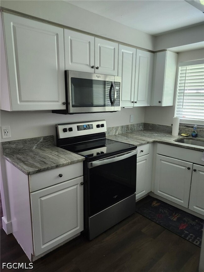 Building Photo - 6313 St Andrews Cir S