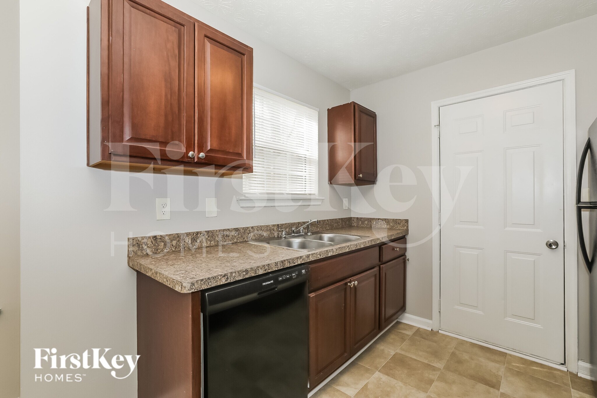 Building Photo - 8606 Sheridan Dr