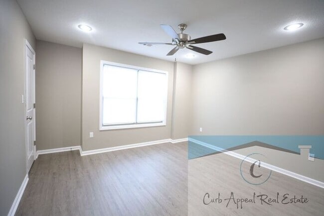Building Photo - Luxury 2 bed 2 bath apartment - new construction!! Washer, dryer and utilities included!!
