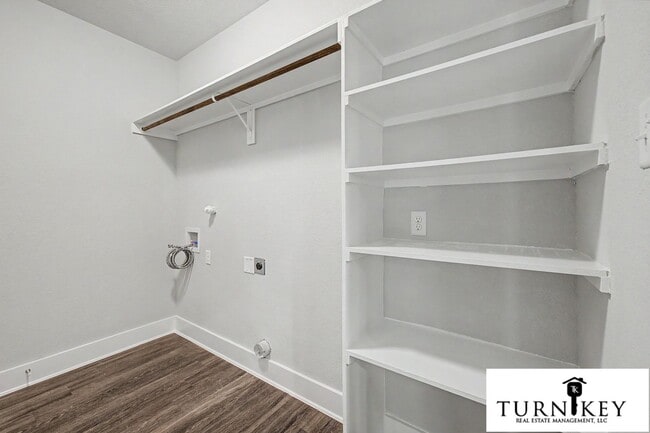 Building Photo - 221 Stewart Bend Ct