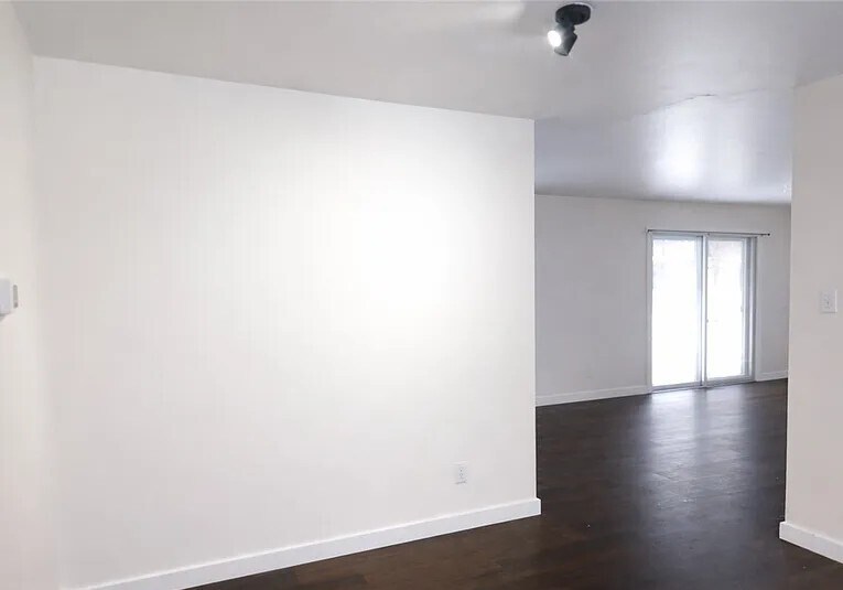 Building Photo - 3668 Castano Dr