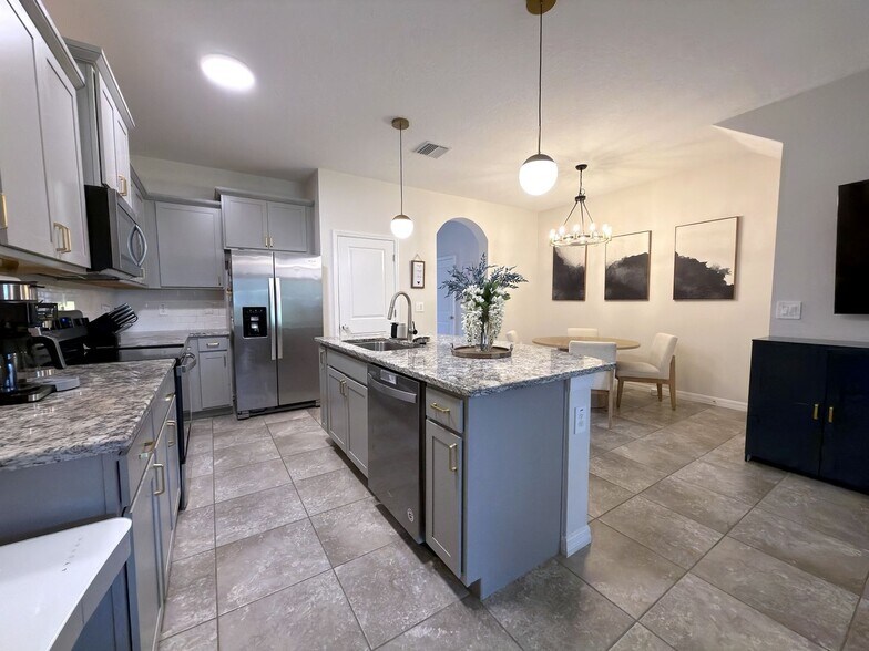 Building Photo - 6604 Serenity Fall Ln