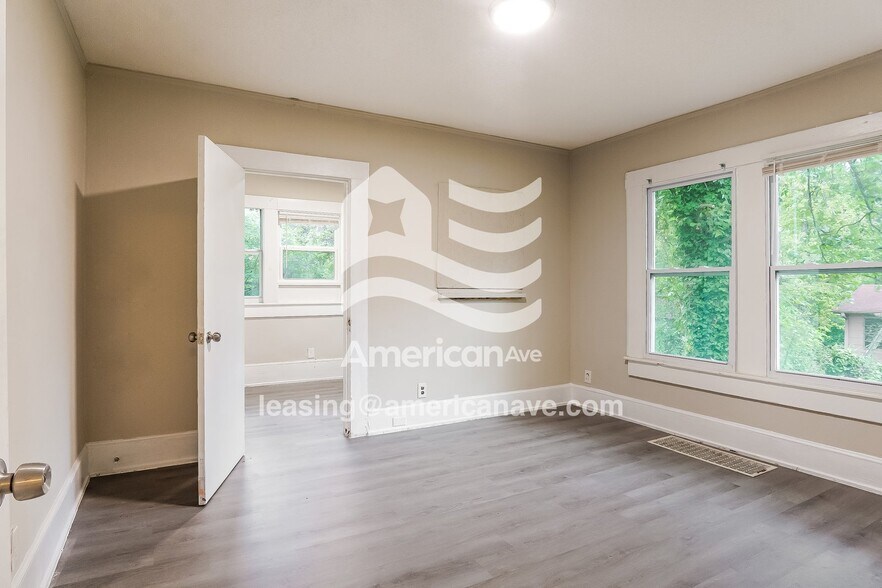 Building Photo - 5412 Ave J