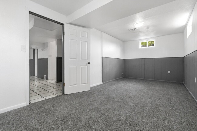 Building Photo - Charming 3-Bedroom with 2 Baths and Extra Room in Basement!