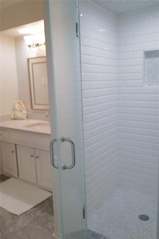 Building Photo - 3000 Townbluff Dr