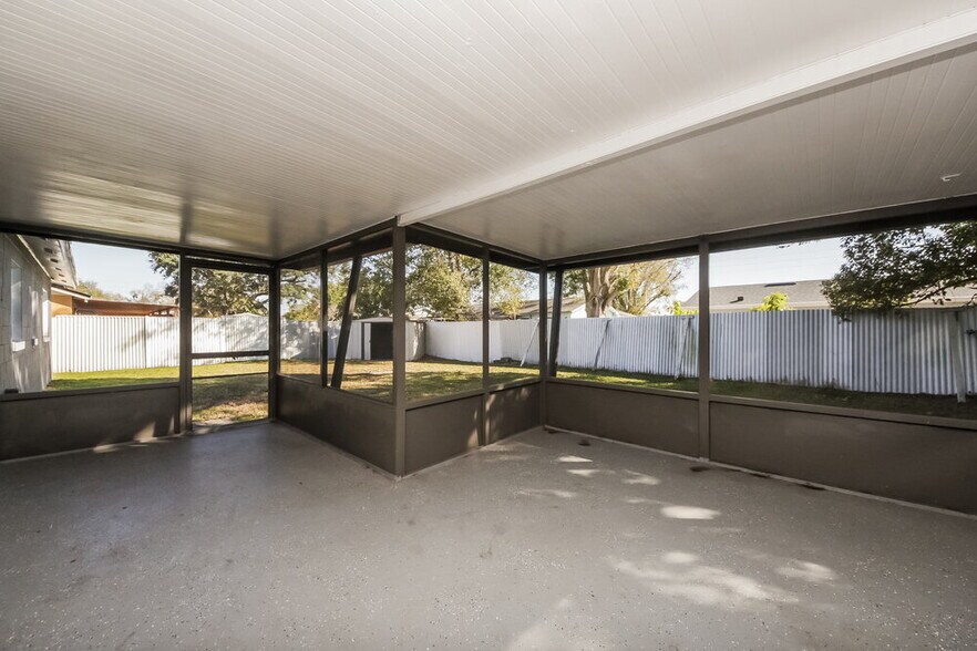 Building Photo - 2022 Valencia Cir