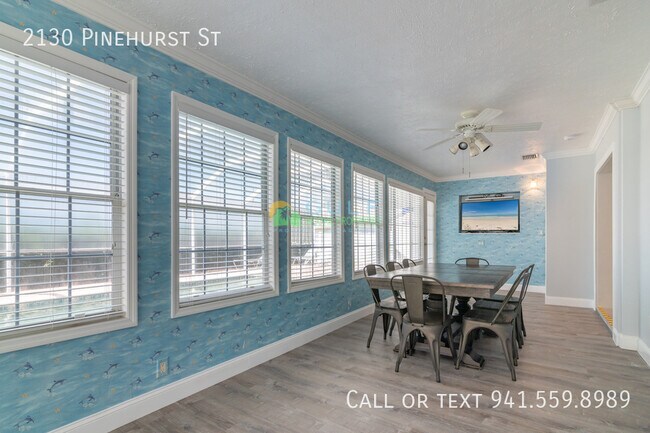 Building Photo - 2130 Pinehurst St