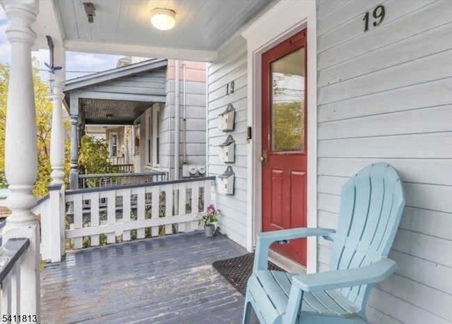 Building Photo - 19 Sylvan Pl