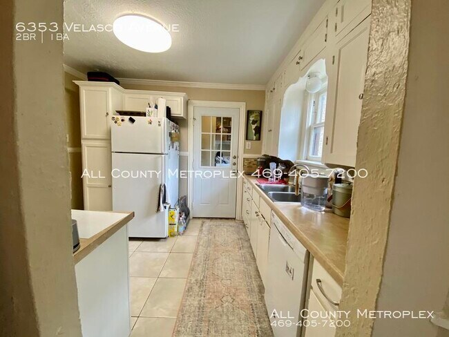 Building Photo - 6353 Velasco Ave