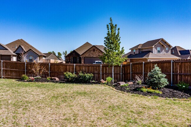 Building Photo - Stunning Corner Lot