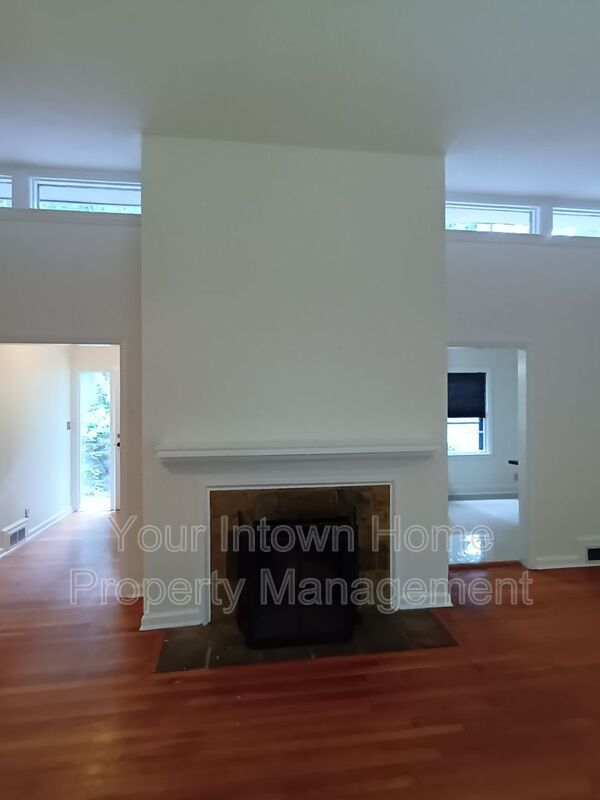 Building Photo - 1876 Mason Mill Rd