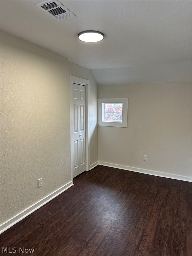 Building Photo - 1244 W 69th St