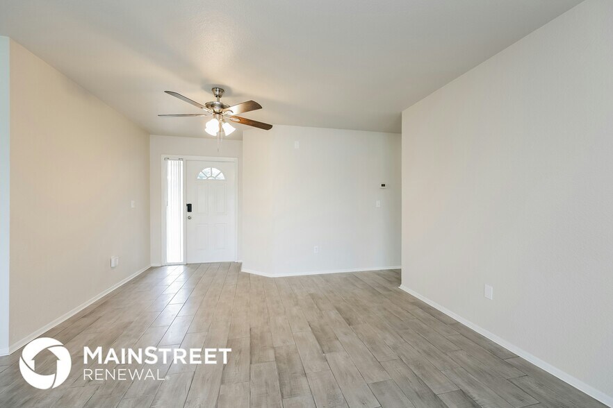 Building Photo - 4740 Escalante Dr