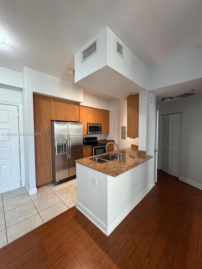 Building Photo - 1830 Radius Dr