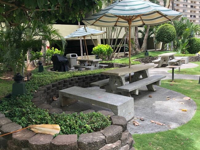 Building Photo - Century West 2 bedroom 2 bathroom 1 covere...