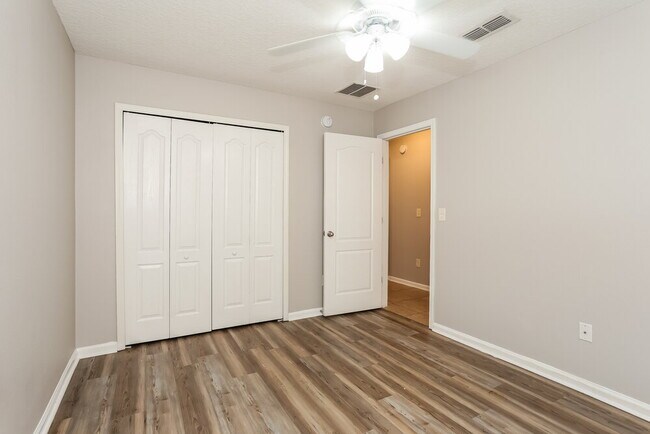 Building Photo - 4120 Grayfield Ln