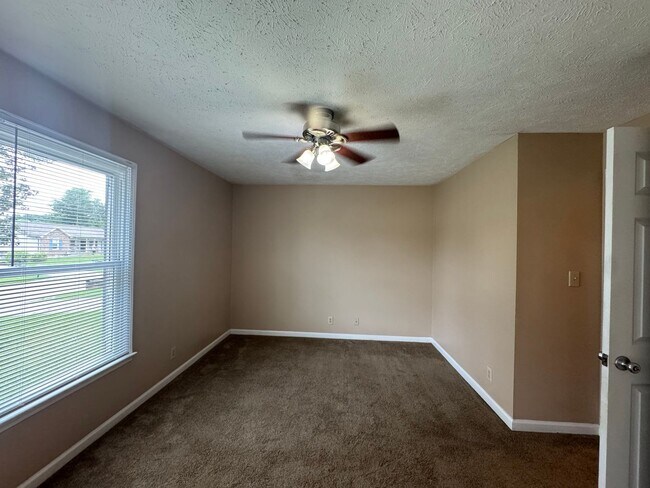 Building Photo - 292 Audrea Ln