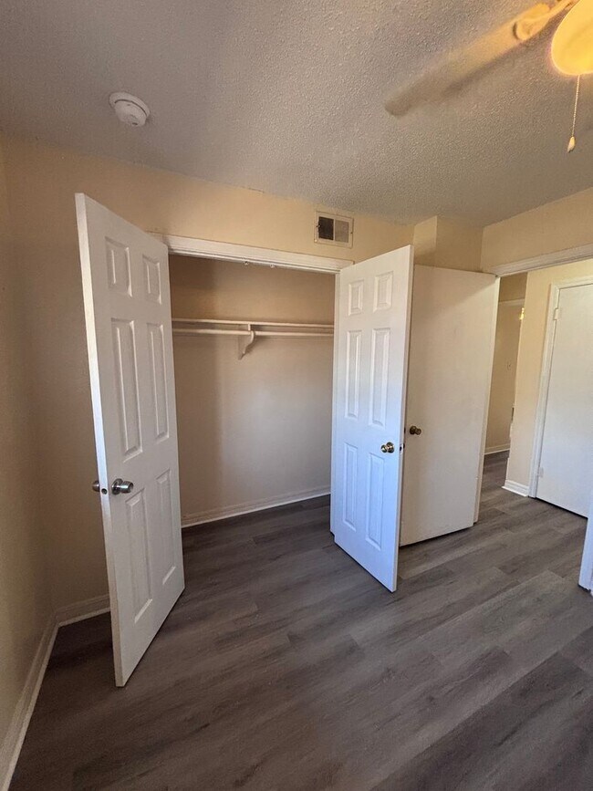 Building Photo - 2423 Kiowa Way