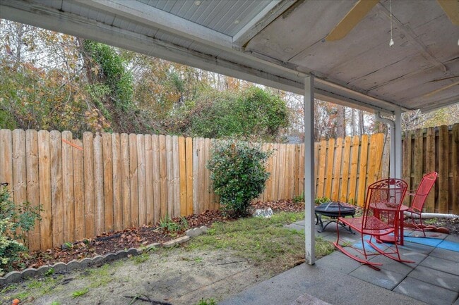 Building Photo - 8041 Reagan Cir