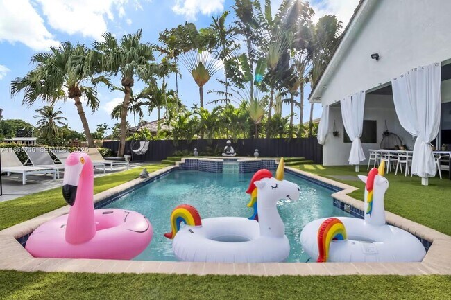 Building Photo - 205 N 31st Ave