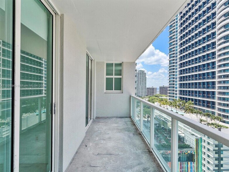 Building Photo - 1250 S Miami Ave