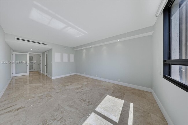 Building Photo - 161 Crandon Blvd