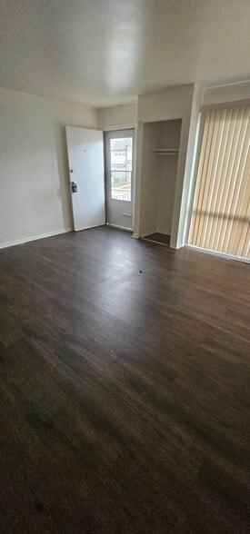 Building Photo - 819 N 70th St