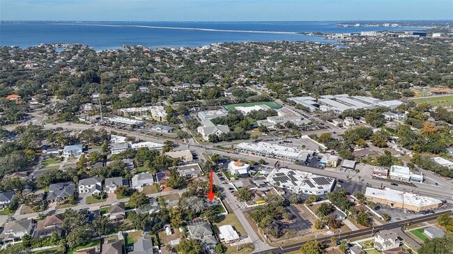 Building Photo - 2302 S Thixton Ct