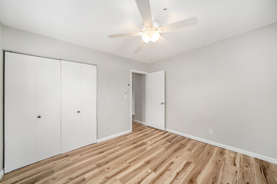 Building Photo - 210 W Locust St