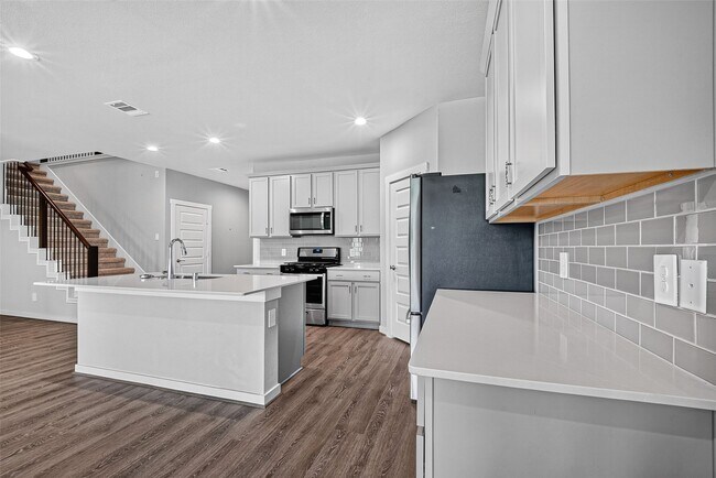 Building Photo - 13126 Lago Acero