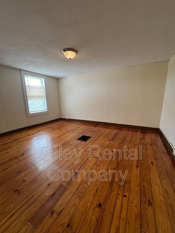 Building Photo - 46 Old Amherst Rd