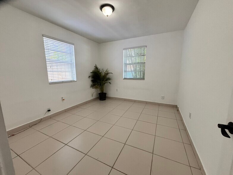 Building Photo - 2980 SW 25th St
