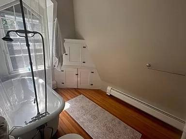 Building Photo - 8 Lake St